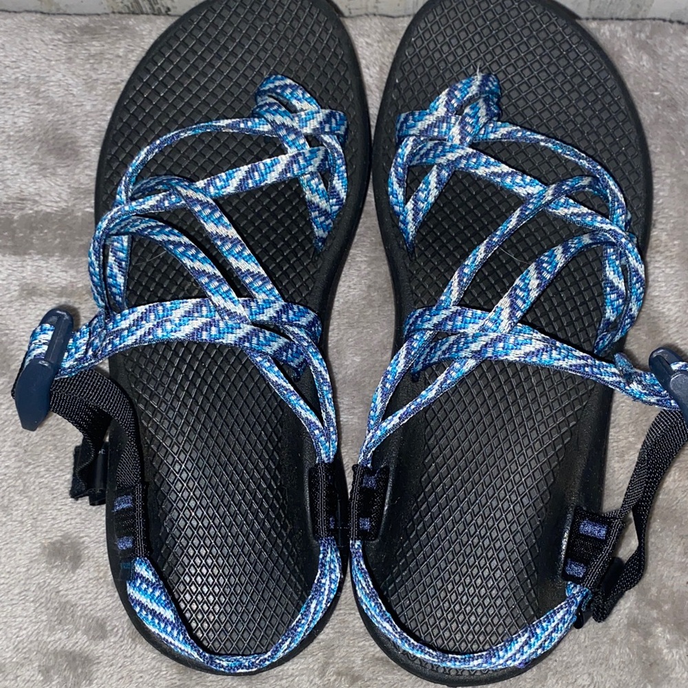 1023 Chaco Multi-Blue and Black Strappy Sandals - Picture 5 of 8